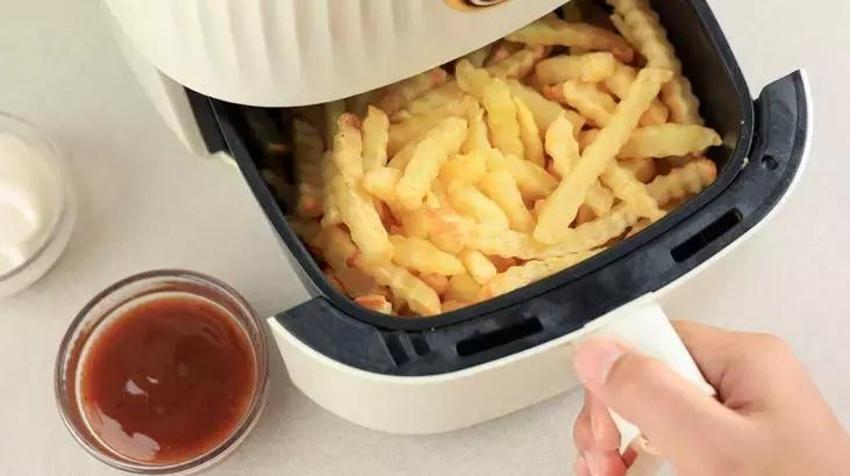 Airfryer'da çıtır çıtır patates kızartması tüyosu - Bir tutam atınca fast food gibi oluyor