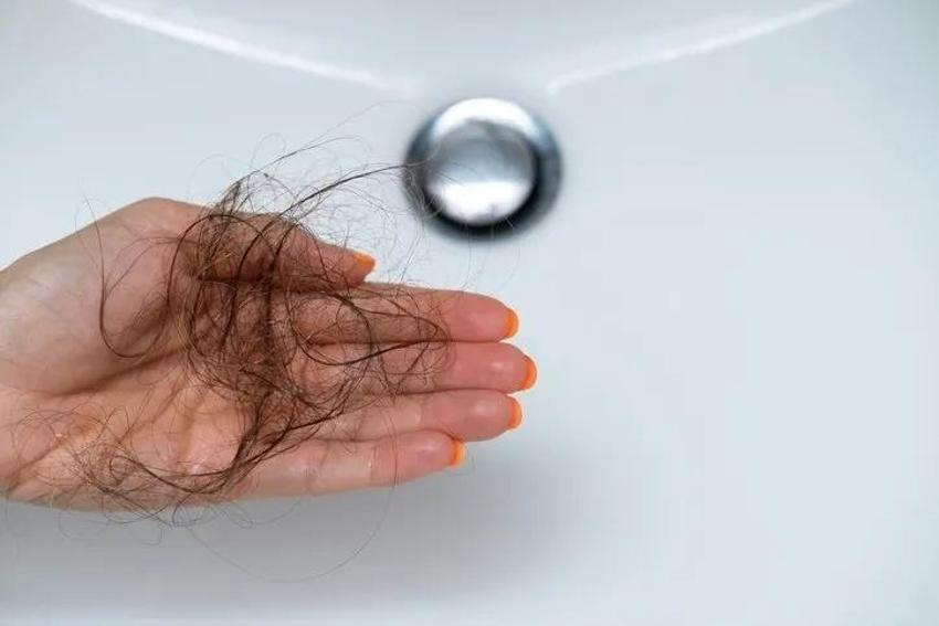 Kan testine gerek yok, saçlarda belirtisini gösteriyor! Kolestrolün fırladığını haber veriyor