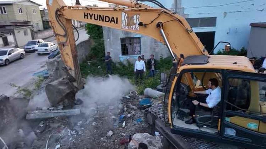 Makamına oturmadan kepçe başına geçti! İlk icraatını gerçekleştirdi