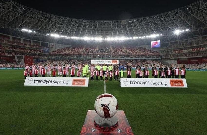 Avrupa açıkladı: 101 puanla Süper Lig şampiyonu olacaklar! Düşecek takımlar da listelendi