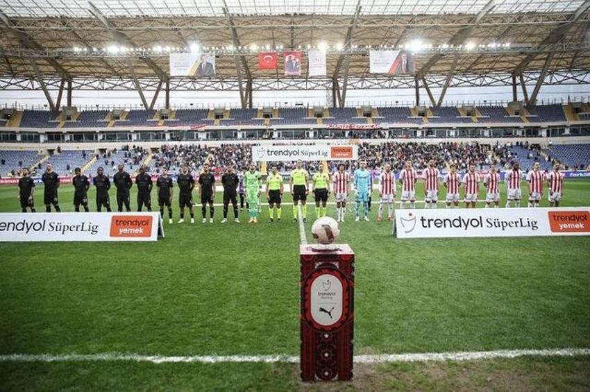 Avrupa açıkladı: 101 puanla Süper Lig şampiyonu olacaklar! Düşecek takımlar da listelendi
