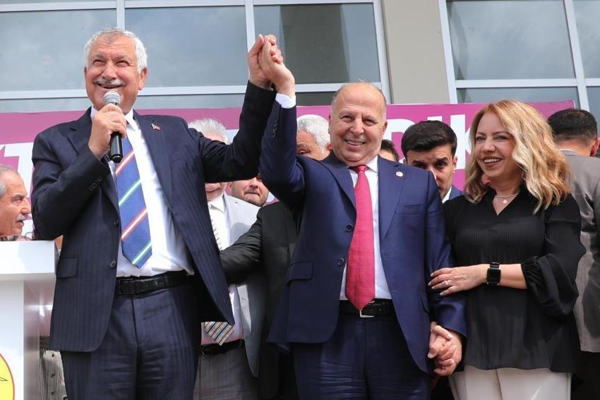 Yüreğir Belediye Balkanı'nda jest: 'Rozetimi çıkarttım'