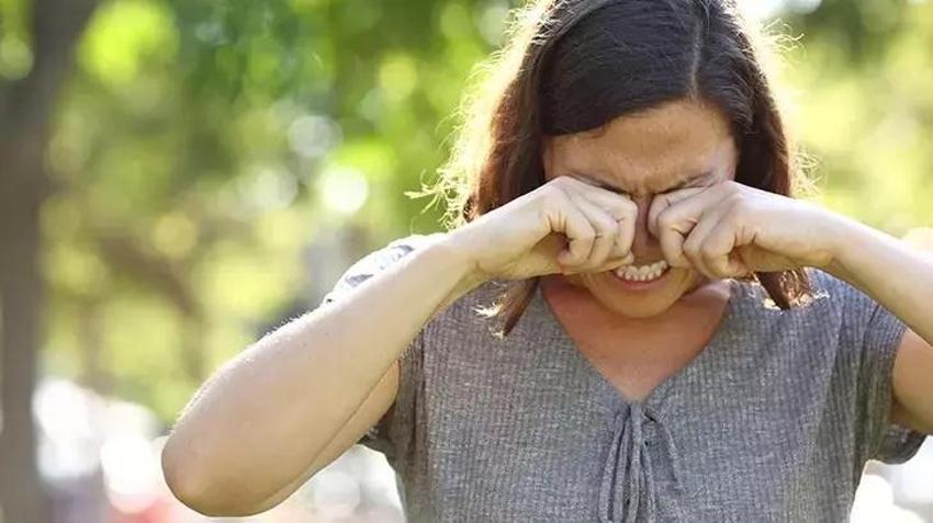 Bu alışkanlıklar cildinizi 10 kat yaşlandırıyor!