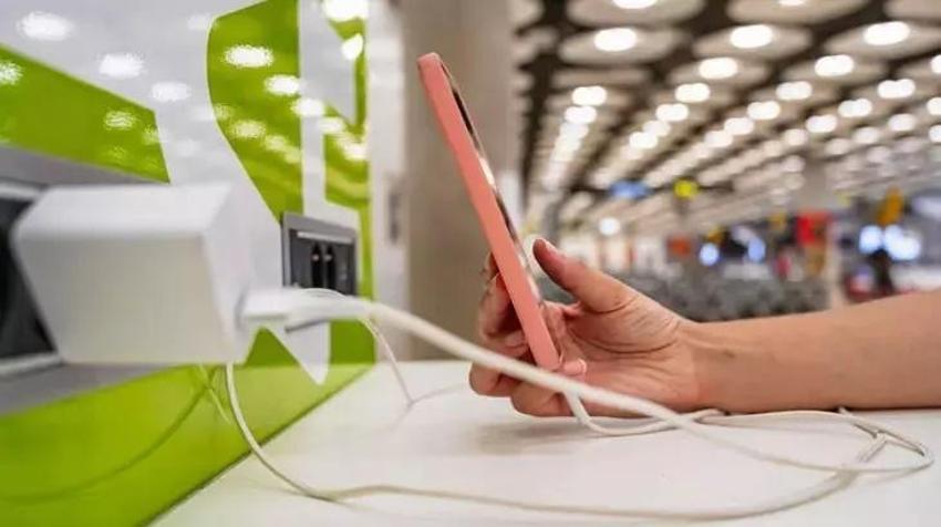 Sokaktaki şarj istasyonlarına dikkat! Banka uygulama şifresi, kimlik bilgileri kopyalanıyor