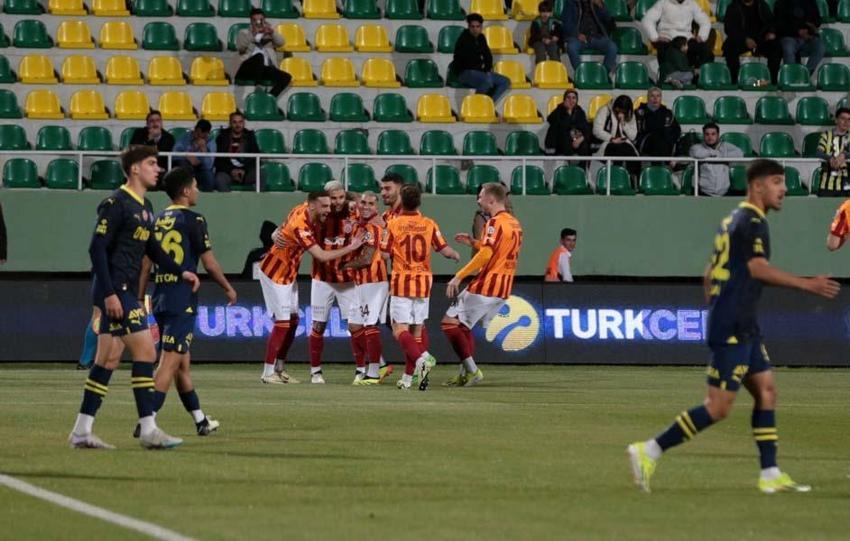 Süper Kupa finali dünya basınında gündem oldu: Türkiye'de eşi görülmedik sahneler
