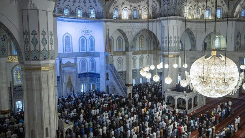 Bayram namazı saatleri (10 Nisan 2024) Ramazan Bayramı namazı saat kaçta? İL İL Bayram Namazı saatleri