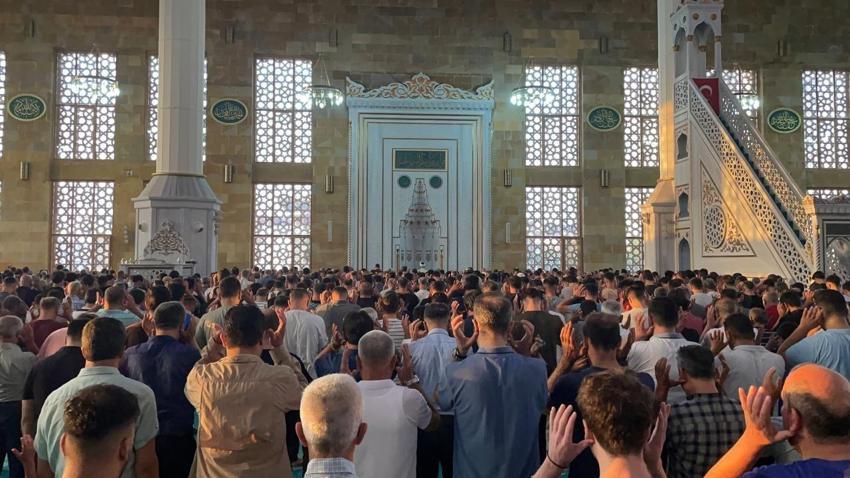 Bayram namazı saatleri (10 Nisan 2024) Ramazan Bayramı namazı saat kaçta? İL İL Bayram Namazı saatleri