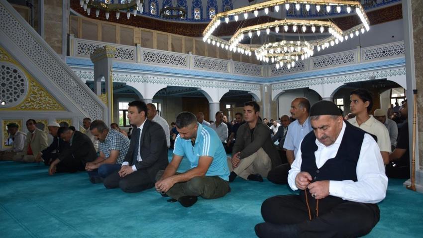 Bayram namazı saatleri (10 Nisan 2024) Ramazan Bayramı namazı saat kaçta? İL İL Bayram Namazı saatleri
