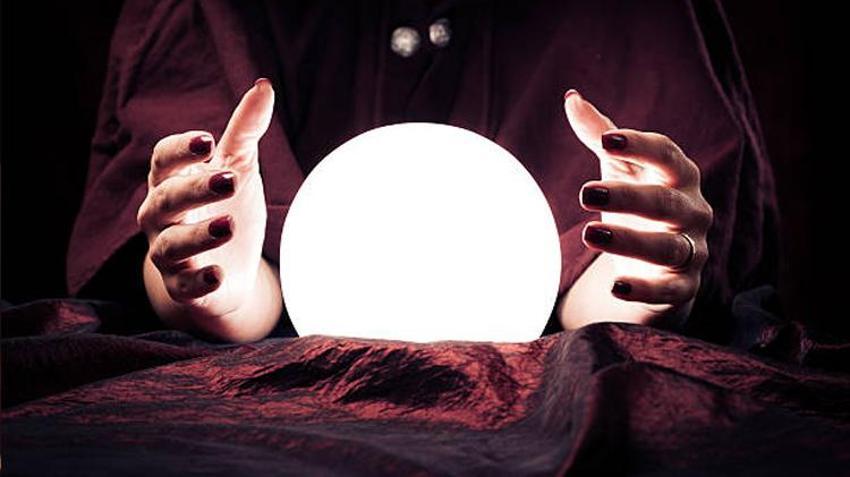 24 saatte aşık etme, sevgiliyi geri getirme, kısmet açma... Falcı, medyum, astrologlar şimdi yandı