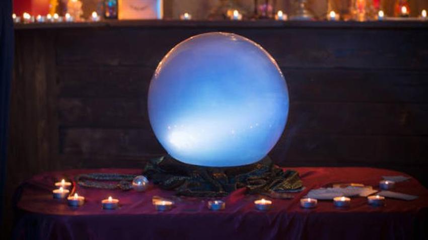 24 saatte aşık etme, sevgiliyi geri getirme, kısmet açma... Falcı, medyum, astrologlar şimdi yandı
