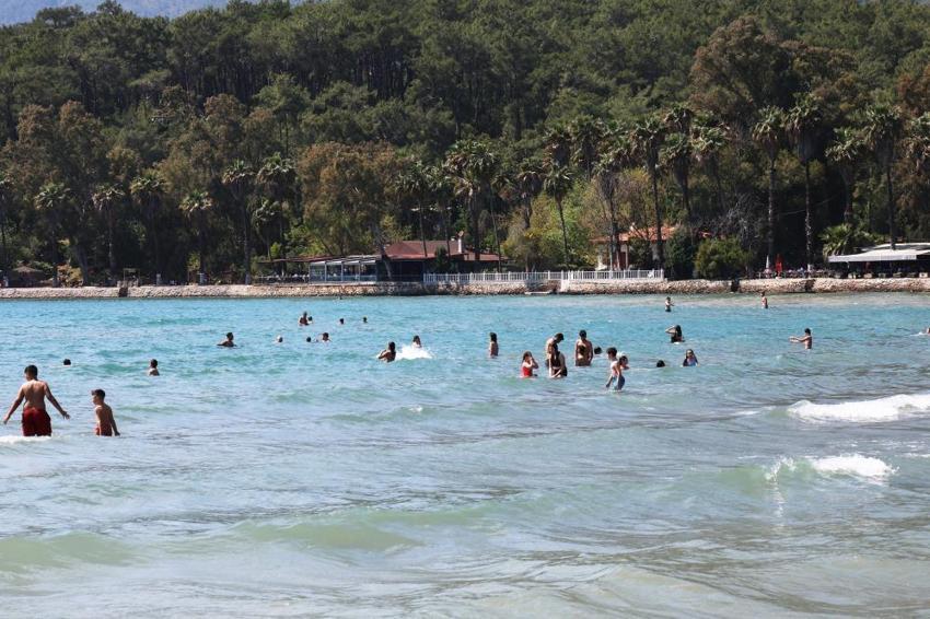 Tatil sezonu erken açıldı! Resmen zirve yaptı, yabancı turistler indirime koştu