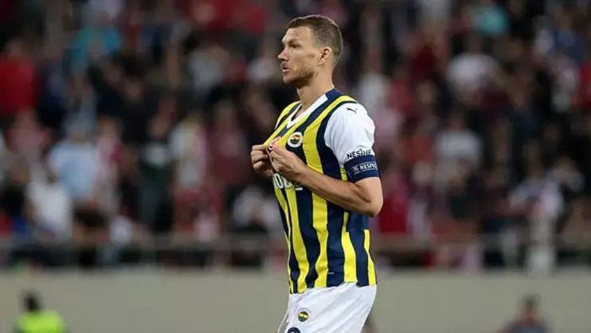 Yunan taraftarlara Edin Dzeko'dan Türk bayraklı cevap! Dikkat çeken tepki