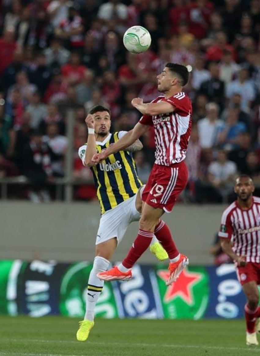 Yunan taraftarlara Edin Dzeko'dan Türk bayraklı cevap! Dikkat çeken tepki