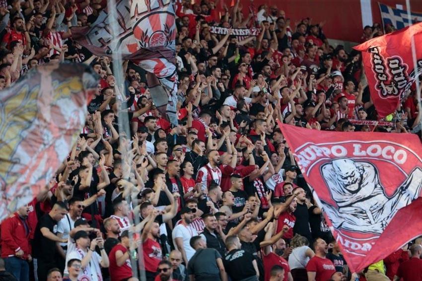 Yunan taraftarlara Edin Dzeko'dan Türk bayraklı cevap! Dikkat çeken tepki