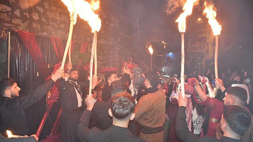 Aşiret düğününde toplanan para dudak uçuklattı