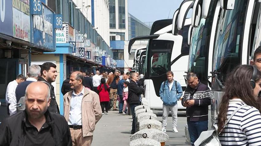 Bayram sonrası dönüş başladı! 15 Temmuz Demokrasi Otogarı'nda yoğunluk