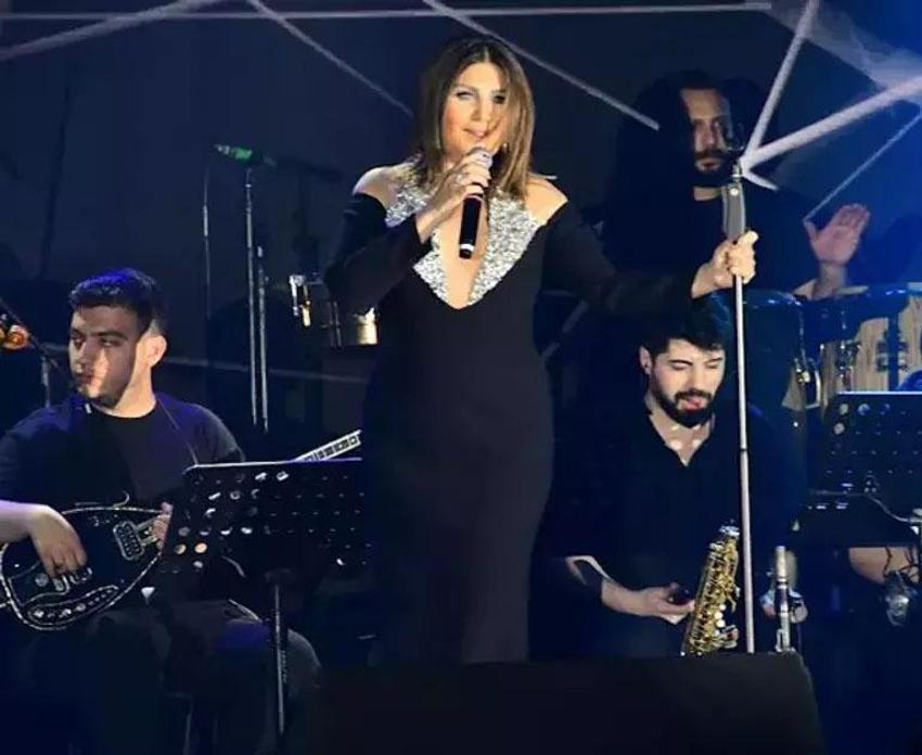 Sibel Can'a hayranından 87 bin TL'lik jest! Boynuna takarak teşekkür etti