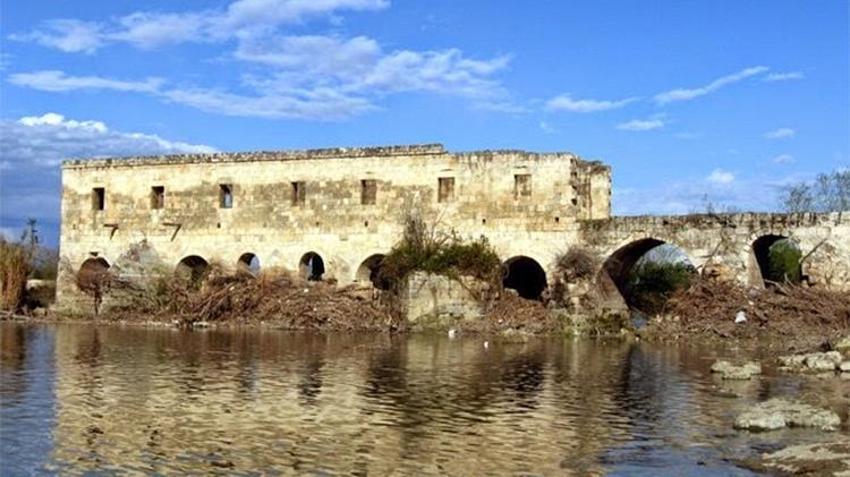Roma döneminde yapılan ve 1960'lı yıllara kadar kullanılan Akdeğirmen keşfedilmeyi bekliyor