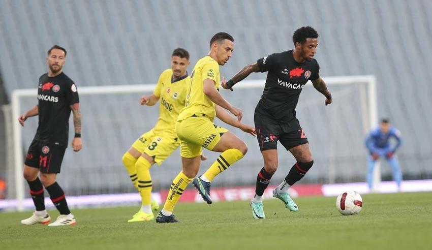 Fatih Karagümrük – Fenerbahçe maçında 3 gol ve 2 kırmızı vardı
