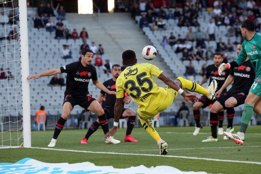 Fatih Karagümrük – Fenerbahçe maçında 3 gol ve 2 kırmızı vardı