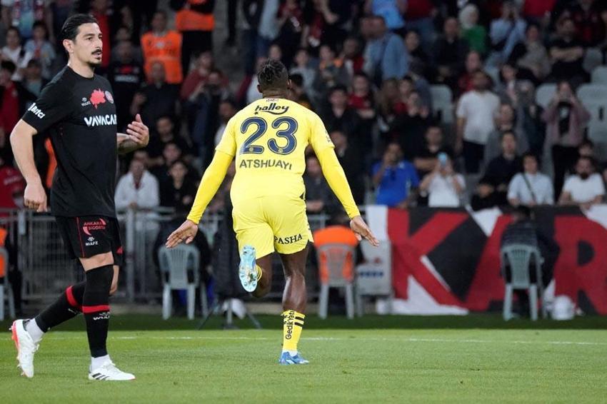 Fatih Karagümrük – Fenerbahçe maçında 3 gol ve 2 kırmızı vardı