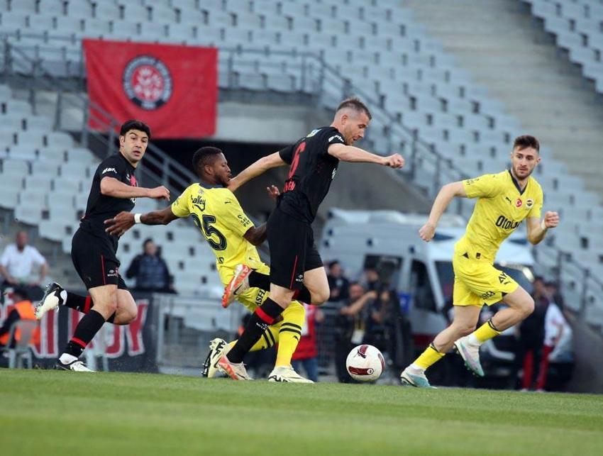 Fatih Karagümrük – Fenerbahçe maçında 3 gol ve 2 kırmızı vardı
