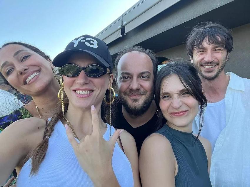 Kimler Geldi Kimler Geçti dizisi konusu nedir? Serenay Sarıkaya'lı Kimler Geldi Kimler Geçti oyuncuları kimler? İkinci sezonu var mı?