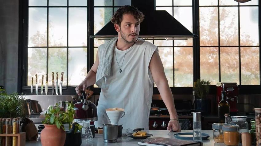 Kimler Geldi Kimler Geçti dizisi konusu nedir? Serenay Sarıkaya'lı Kimler Geldi Kimler Geçti oyuncuları kimler? İkinci sezonu var mı?