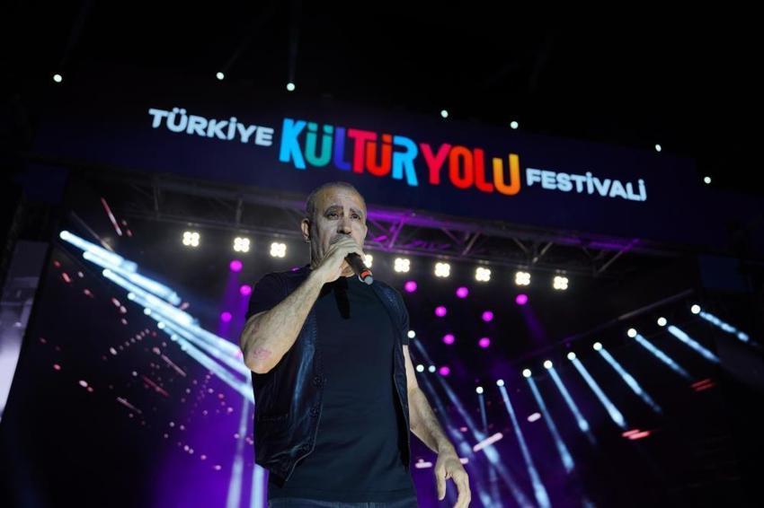 Konserler, sergiler, söyleşilerle binlerce misafiri ağırlayacak! Portakal Çiçeği Karnavalı programı belli oldu