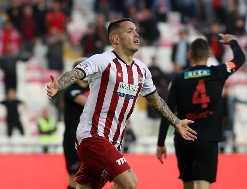 Arda Turan, Arnavutların Icardi'sini alıyor! Şampiyon olur olmaz transferi belli oldu Barcelona alt yapısından tanıyormuş!