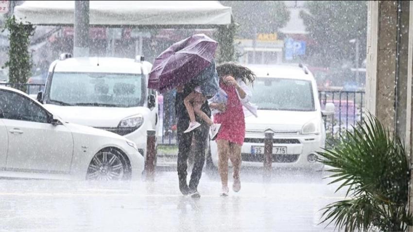 Nisan yağmuru İstanbul'da başladı! Meteoroloji: Yağmur Çarşamba başlayacak, 4 gün sürecek! 9 derece aşağı düşüyor