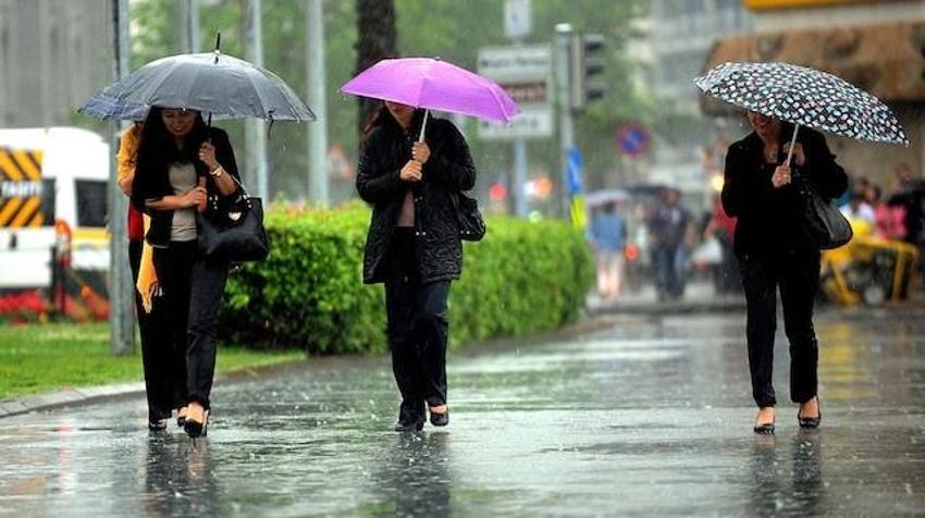 Nisan yağmuru İstanbul'da başladı! Meteoroloji: Yağmur Çarşamba başlayacak, 4 gün sürecek! 9 derece aşağı düşüyor