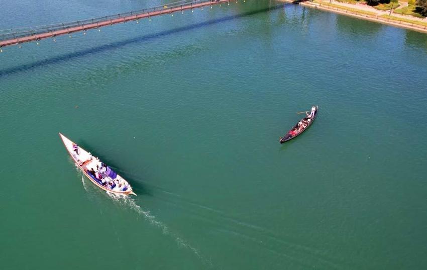 Venedik değil, Adana! Yerli yabancı turistler akın etti