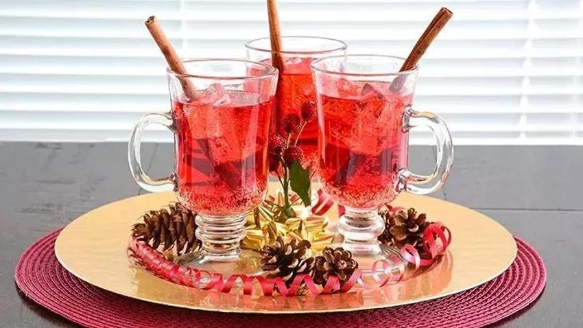 Meyveli sodalardaki tehlike: C vitaminiyle birleşince mide deliyor!