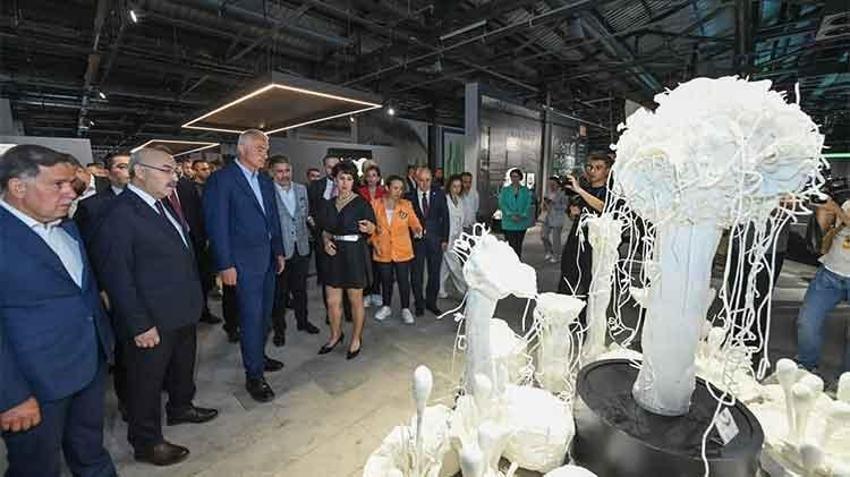 Dijital Heykel Holoflux Portakal Çiçeği Karnavalı'nın ilgi odağı oldu
