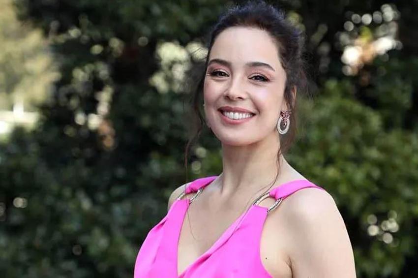 Azra Akın ikinci bebeğinin cinsiyetini doğumda öğrendi! İsmi de belli oldu
