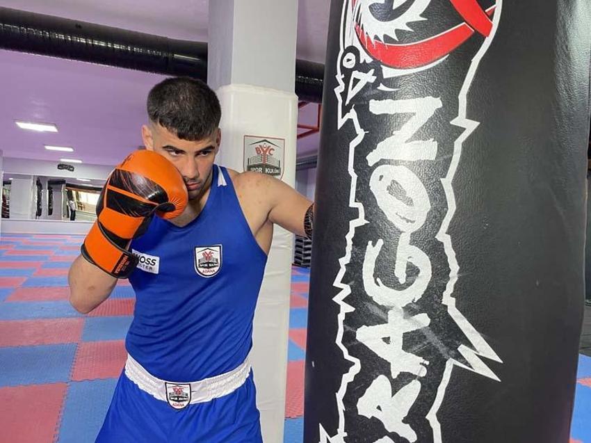 Çocukluğunda izlediği müsabakalardan esinlenip boksa başladı, Avrupa 3.'sü oldu! Hayali olimpiyat