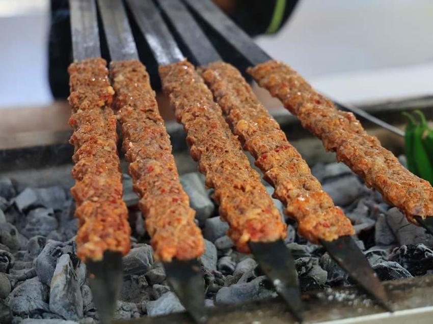Türkiye'nin ilk ve tek karnavalına Adana'da yoğun ilgi! 4.5 milyar TL katkı sunacak