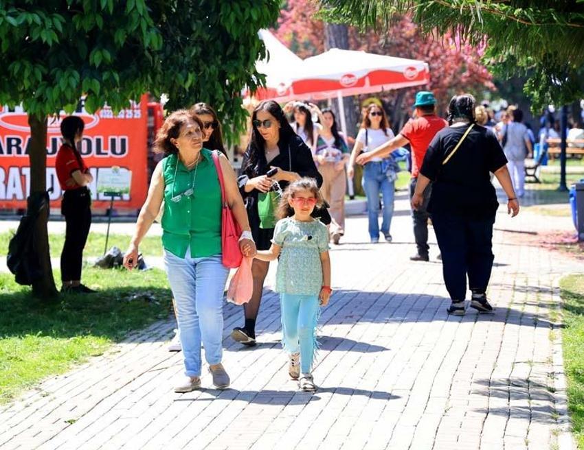 Türkiye'nin ilk ve tek karnavalına Adana'da yoğun ilgi! 4.5 milyar TL katkı sunacak