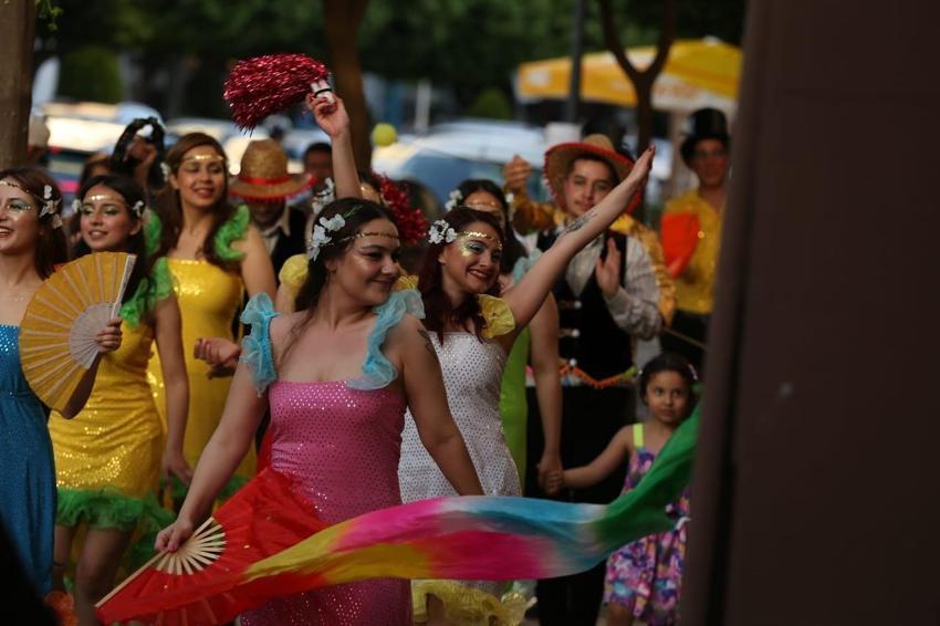 Türkiye'nin ilk ve tek karnavalına Adana'da yoğun ilgi! 4.5 milyar TL katkı sunacak