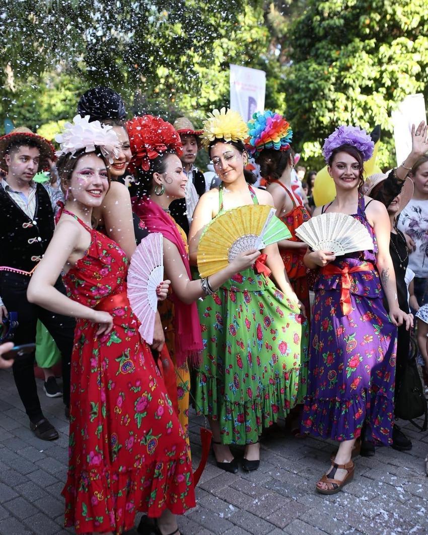 Türkiye'nin ilk ve tek karnavalına Adana'da yoğun ilgi! 4.5 milyar TL katkı sunacak
