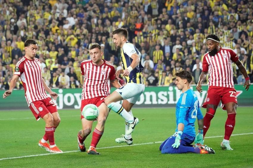 Cengiz Ünder ayağının ayarı yok! Artık istenmeyen adam, 15 milyon euro çöp oldu