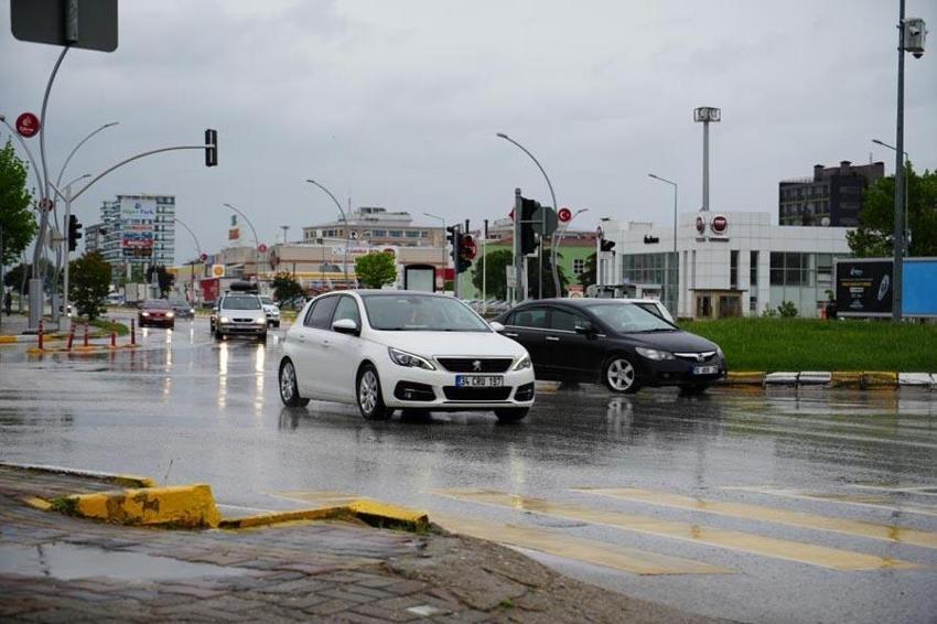 Çöl tozları yerini yağışlı havaya bırakıyor