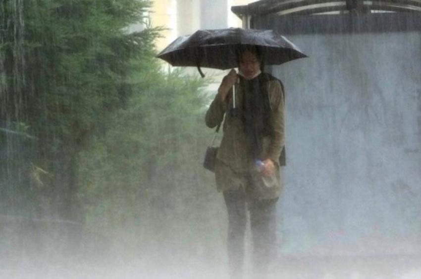 Meteoroloji'den peş peşe uyarılar geldi: Kuvvetli fırtına ve gök gürültülü sağanak yağış!