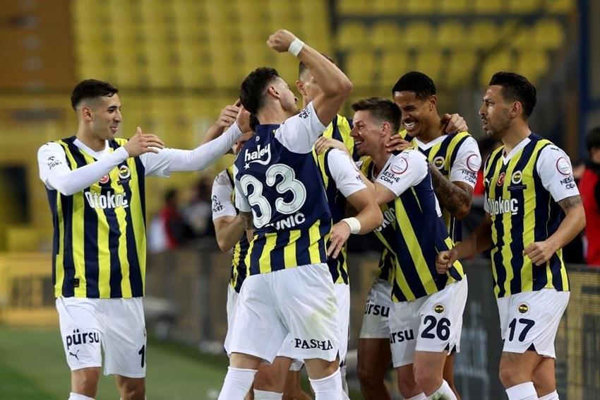 Sivasspor Fenerbahçe maçı saat kaçta, hangi kanalda? Sivasspor FB CANLI YAYIN