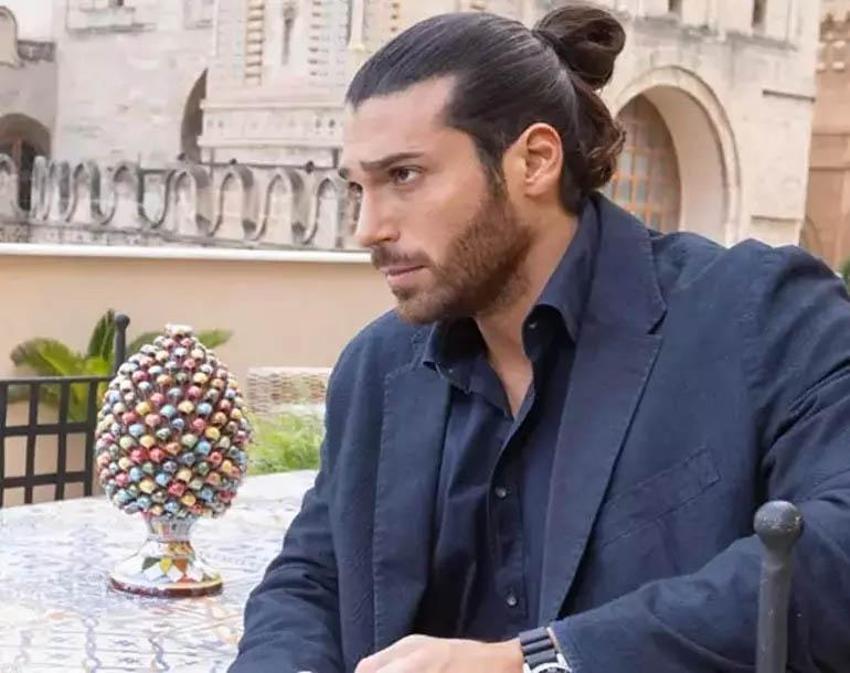 Can Yaman hayranının yorumuna kayıtsız kalmadı: 'Benim gibi uluslararası aktörler düşük maaşlı diziler yapmaz!'