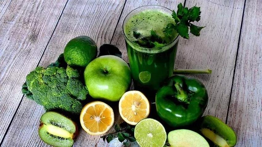 Dökülen saçlara, uykusuz gözlere 1 günde müdahale ediyor - Bardak bardak içince faydası artıyor