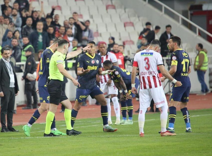 Fenerbahçe'nin şampiyonluğu gitti! İsmail Kartal veda ediyor: Yazık, iflas etti