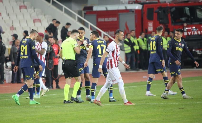 Fenerbahçe'nin şampiyonluğu gitti! İsmail Kartal veda ediyor: Yazık, iflas etti