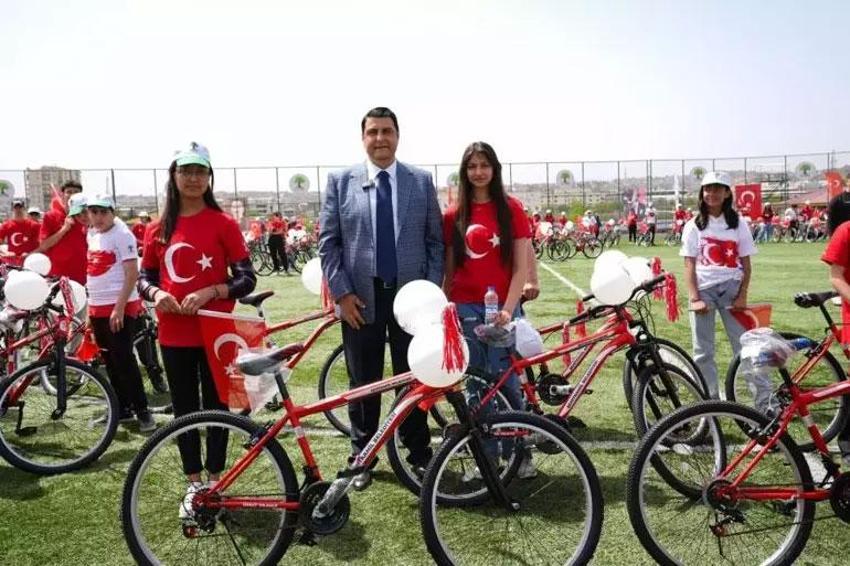 23 Nisan tüm yurtta coşkuyla kutlanıyor! İşte renkli görüntüler